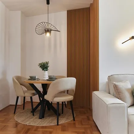 Modern Living Apt - City Center Elegance - Free Parking Нови Сад Екстериор снимка