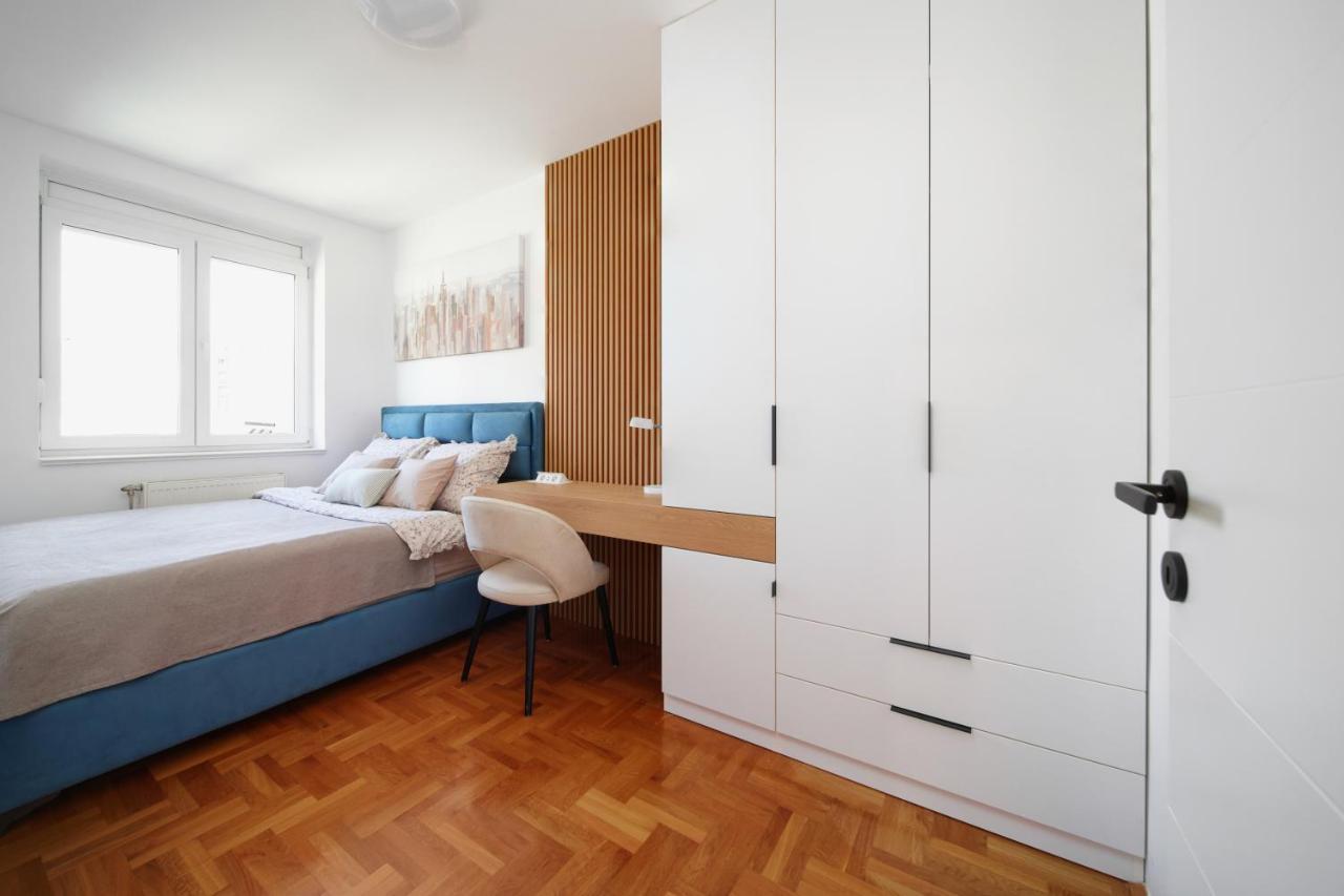 Modern Living - Center Elegance - Free Parking Apartment Novi Sad