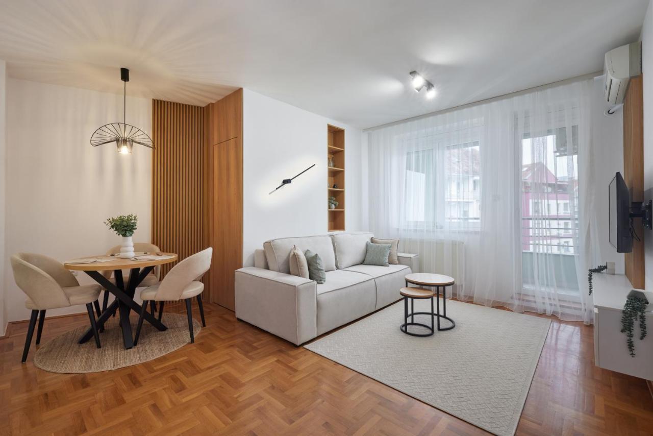 Modern Living - Center Elegance - Free Parking *