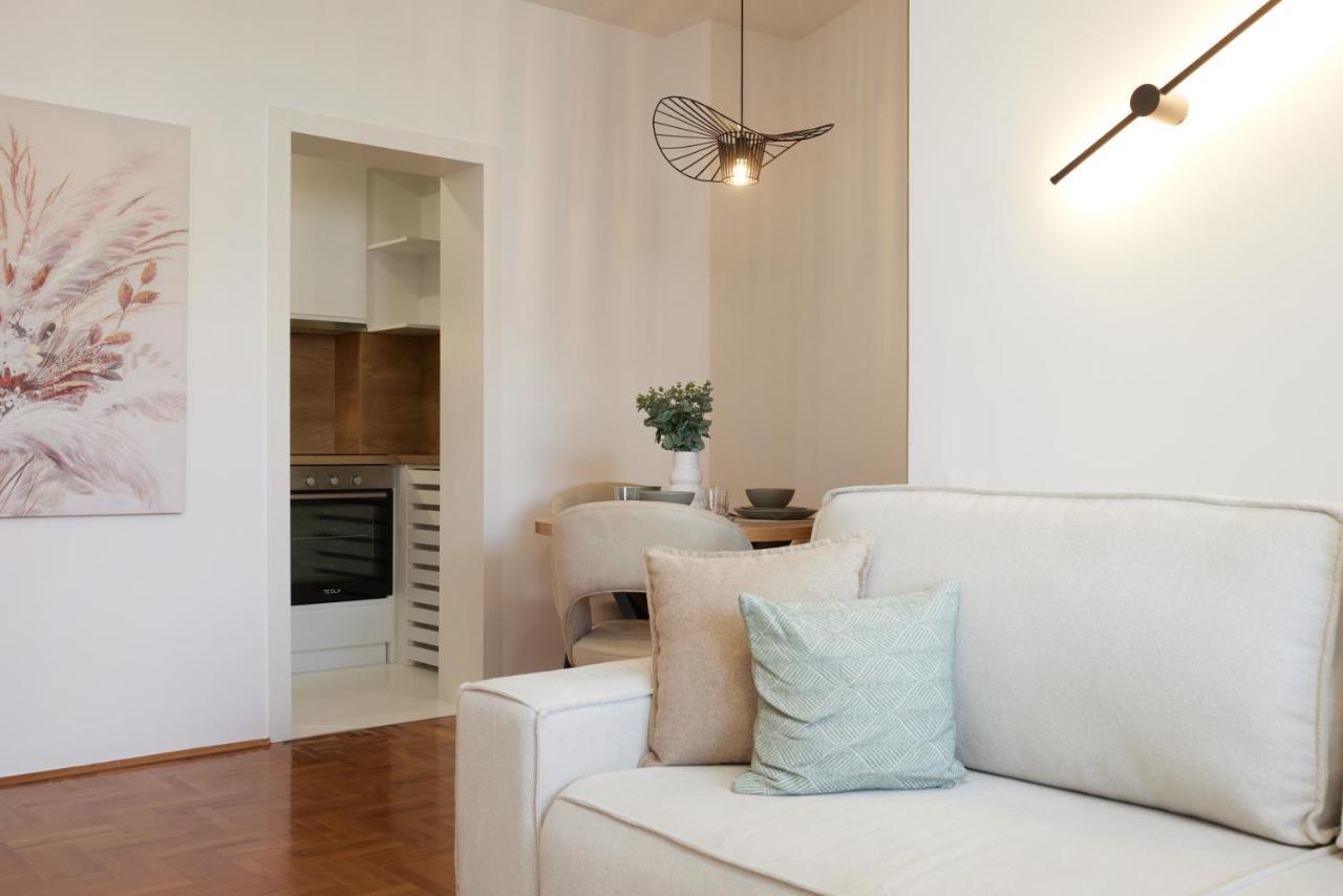 Modern Living - Center Elegance - Free Parking *