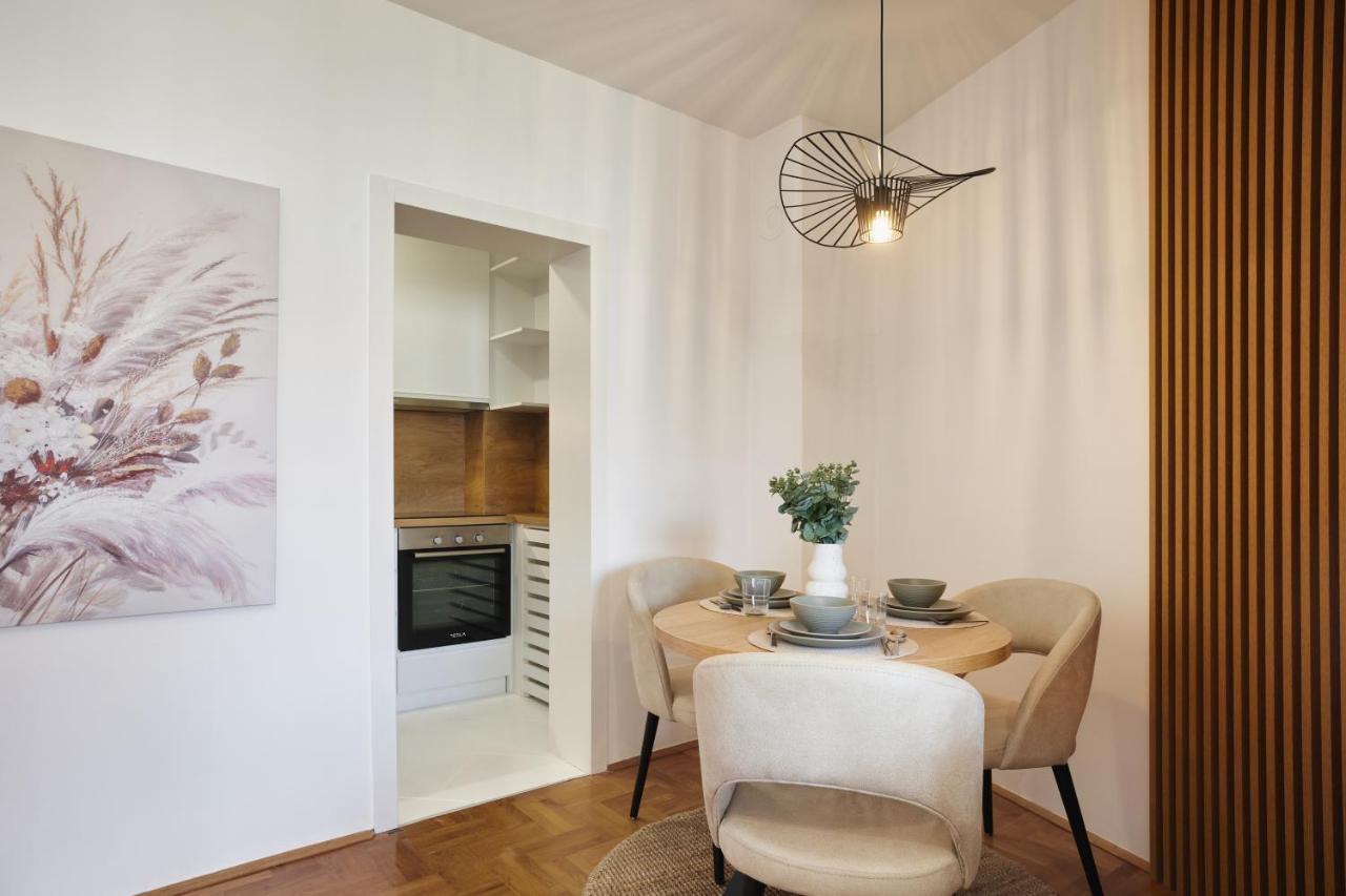 Modern Living - Center Elegance - Free Parking Apartment *